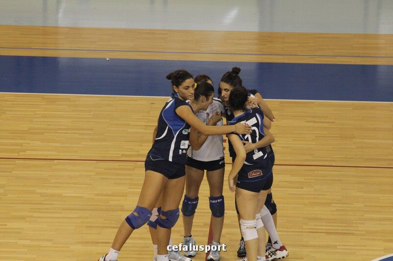 111030 volley 233_tn.jpg